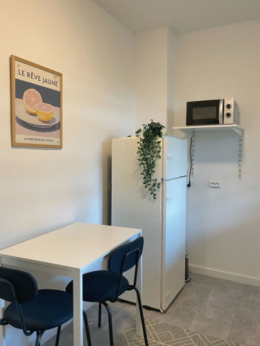 Modern Fully Furnished Apartment Near the University - Gallery - 9