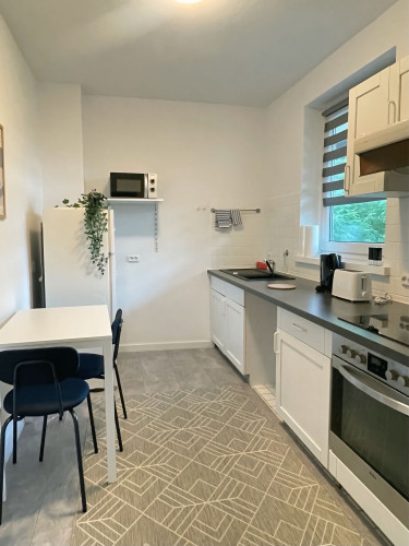 Modern Fully Furnished Apartment Near the University - Gallery - 8