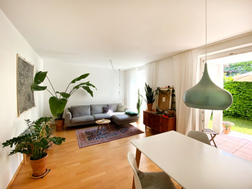 Sublet: Stylish, furnished 2-room apartment with garden & terrace in Munich-Haidhausen – temporary from October