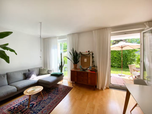 Sublet: Stylish, furnished 2-room apartment with garden & terrace in Munich-Haidhausen – temporary from October