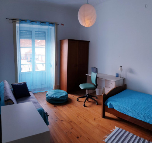 Comfy single bedroom with balcony in Celas city center