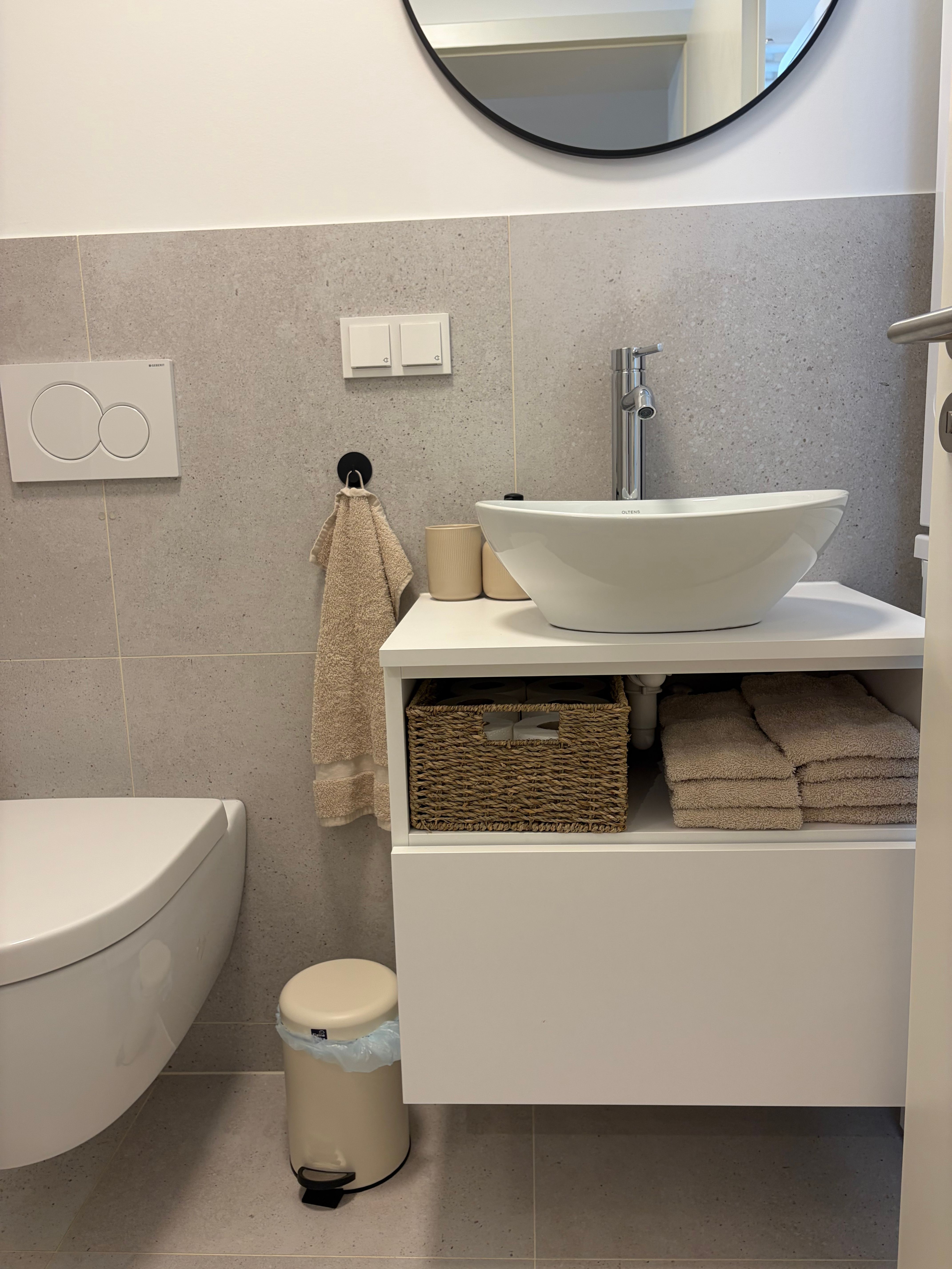 Newly Renovated Furnished Apartment Near Mainz | 7 Min By Train | Terrace | Surrounded By Vineyards  - 15