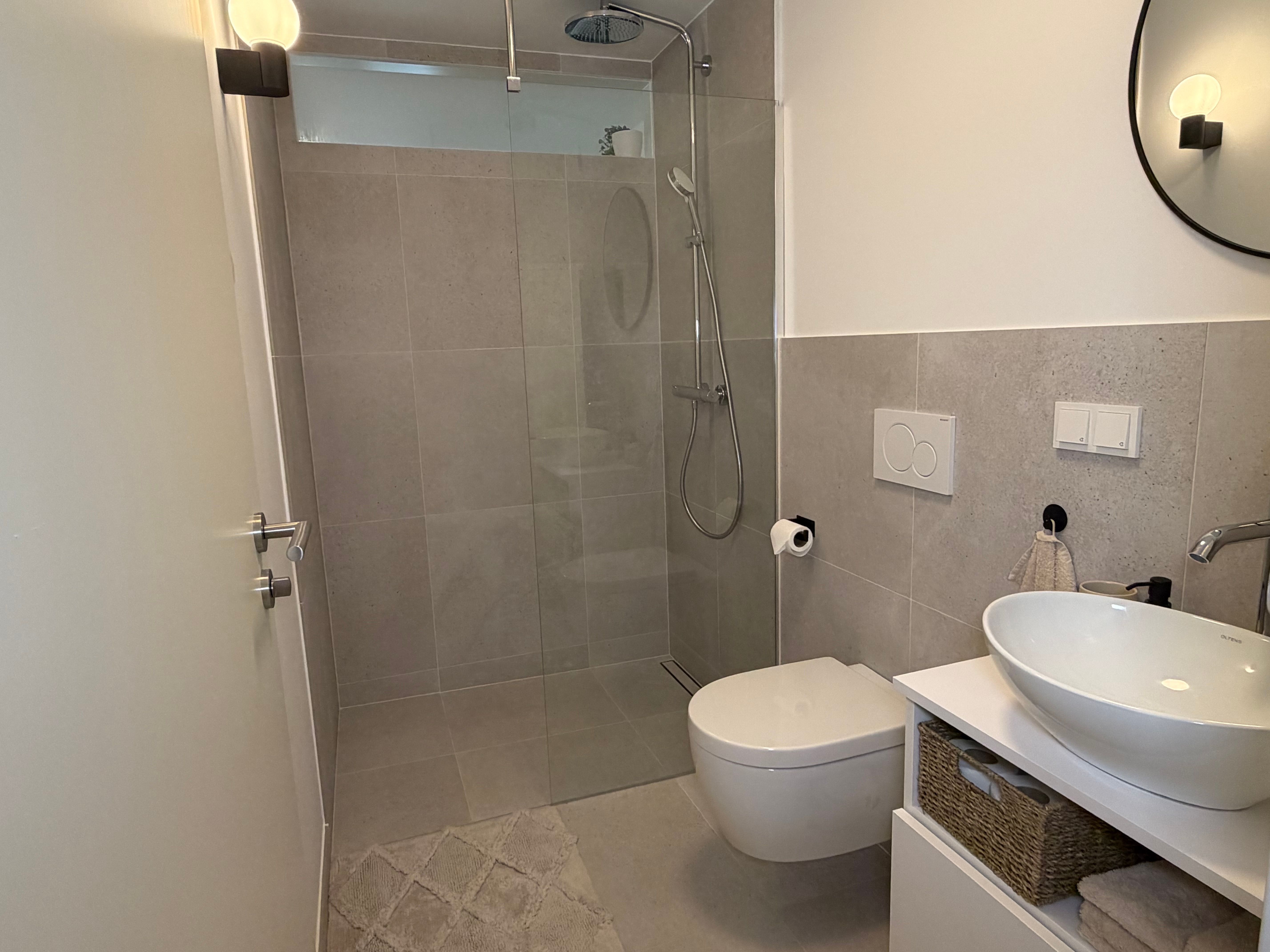 Newly Renovated Furnished Apartment Near Mainz | 7 Min By Train | Terrace | Surrounded By Vineyards  - 16
