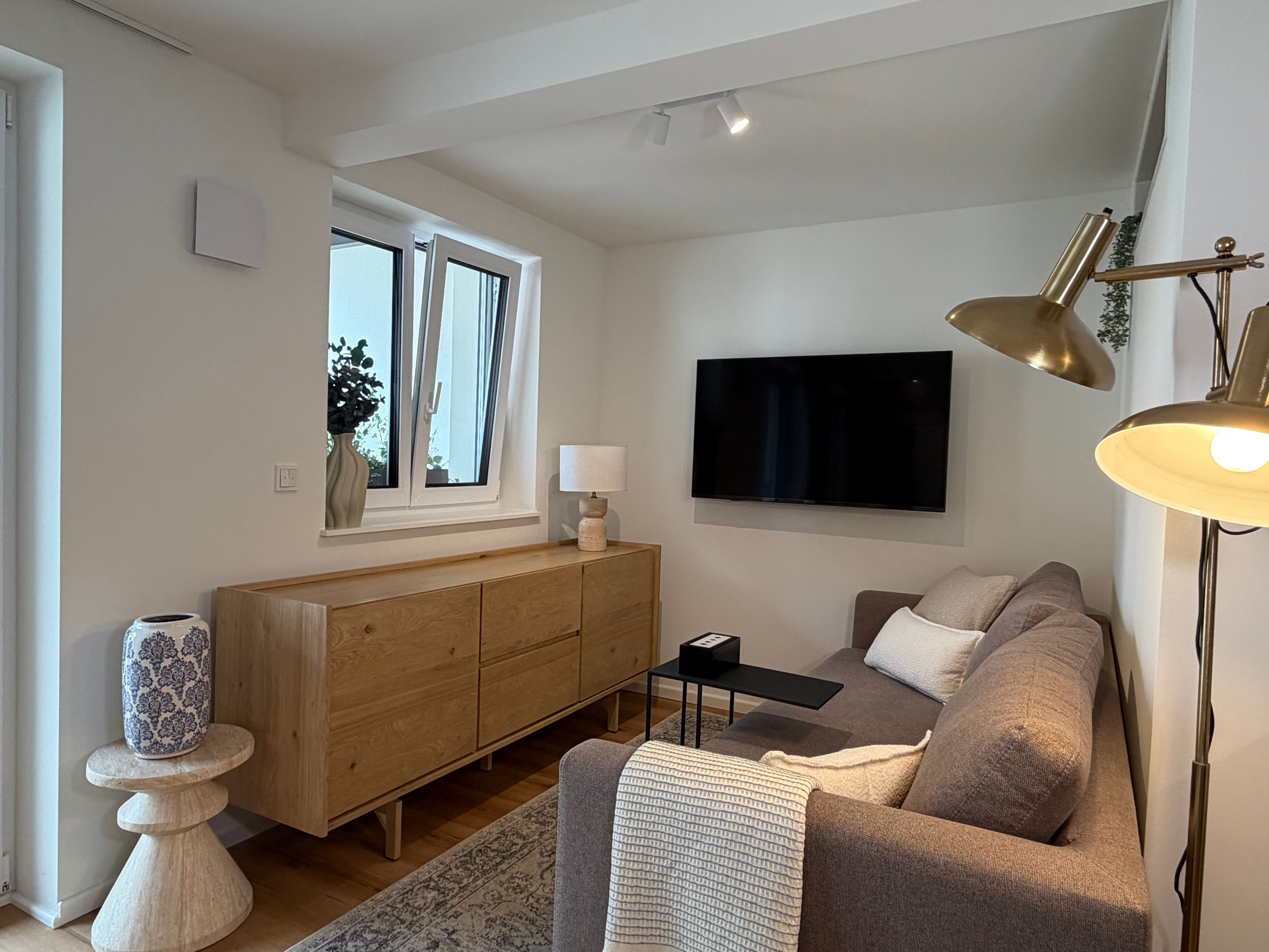 Newly Renovated Furnished Apartment Near Mainz | 7 Min By Train | Terrace | Surrounded By Vineyards  - 18