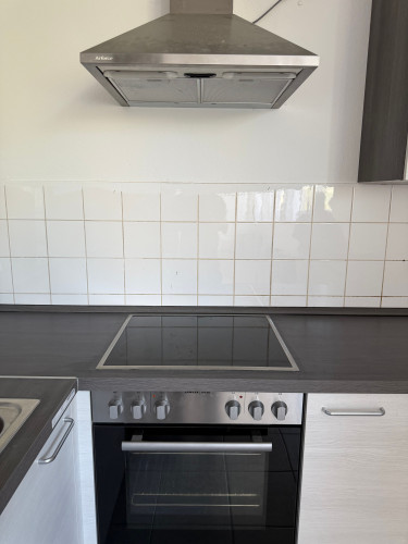 Modern 2-room apartment with new fitted kitchen
