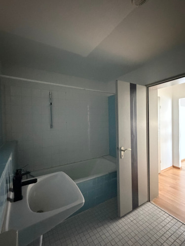 Modern 2-room apartment with new fitted kitchen - Gallery - 9