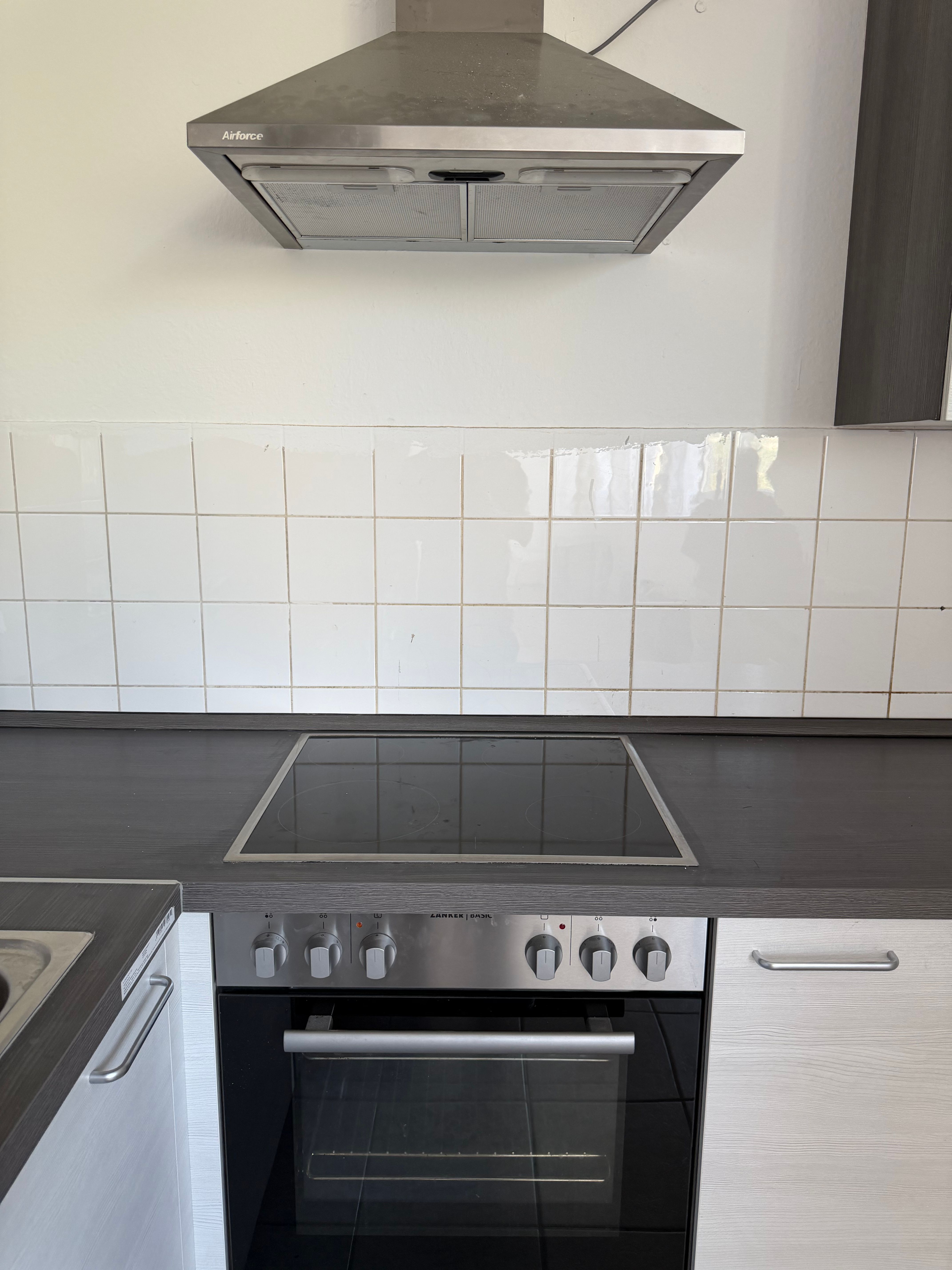 Modern 2-Room Apartment With New Fitted Kitchen - 7