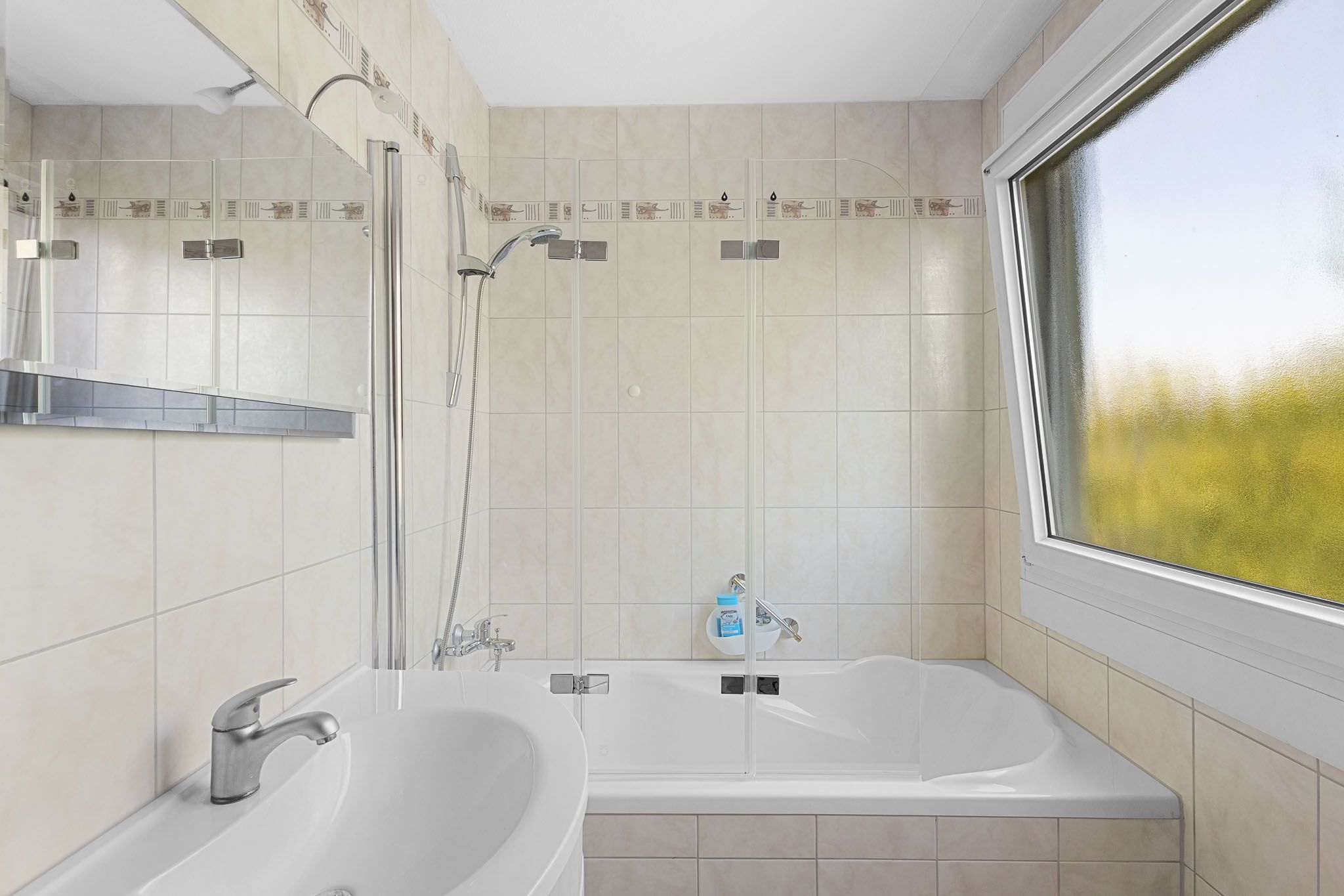 Spacious, Light-Filled, And Partially Furnished Apartment In A Quiet Location – Ideal For Families - 25