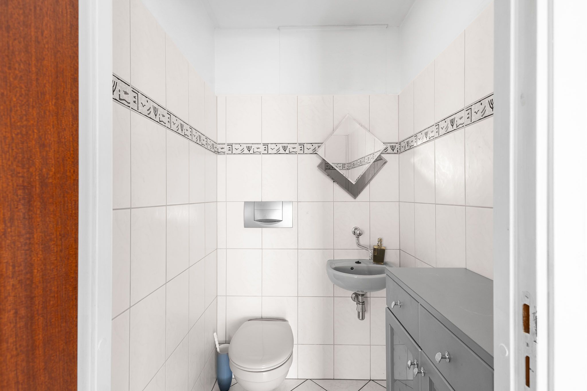 Spacious, Light-Filled, And Partially Furnished Apartment In A Quiet Location – Ideal For Families - 23