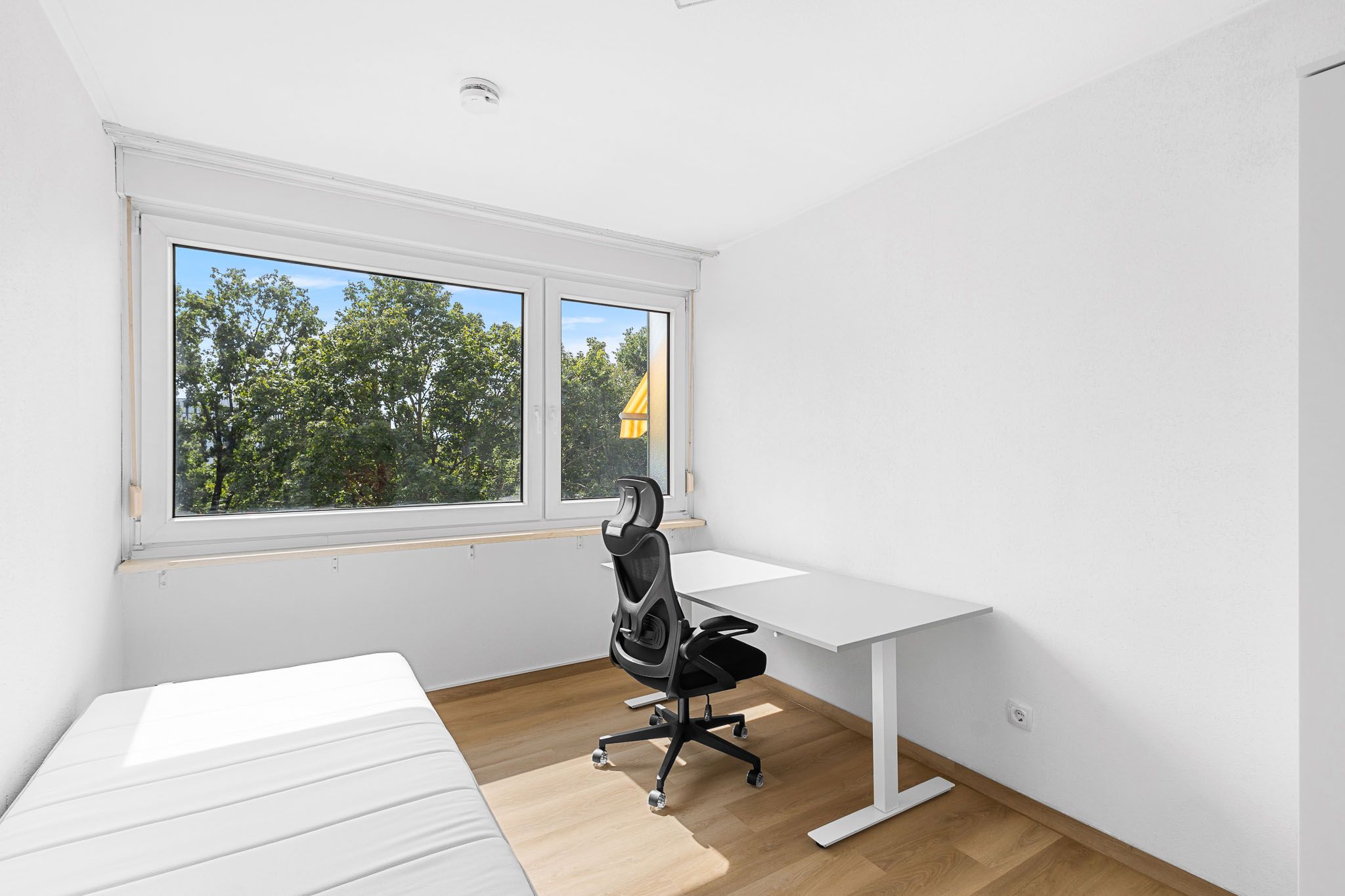 Spacious, Light-Filled, And Partially Furnished Apartment In A Quiet Location – Ideal For Families - 30