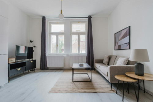 Rostovská, Hlavní město Praha