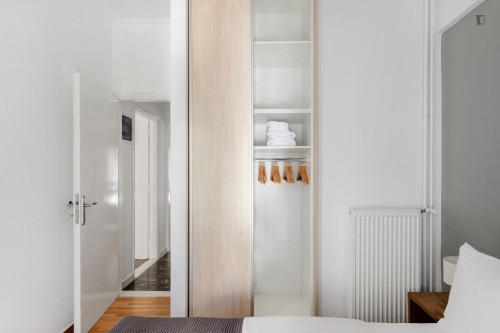 Bright 2-bedroom flat near the Business College of Athens