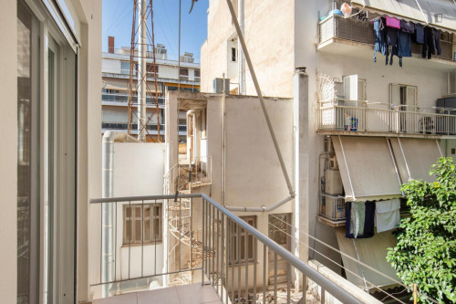 Bright 2-bedroom flat near the Business College of Athens