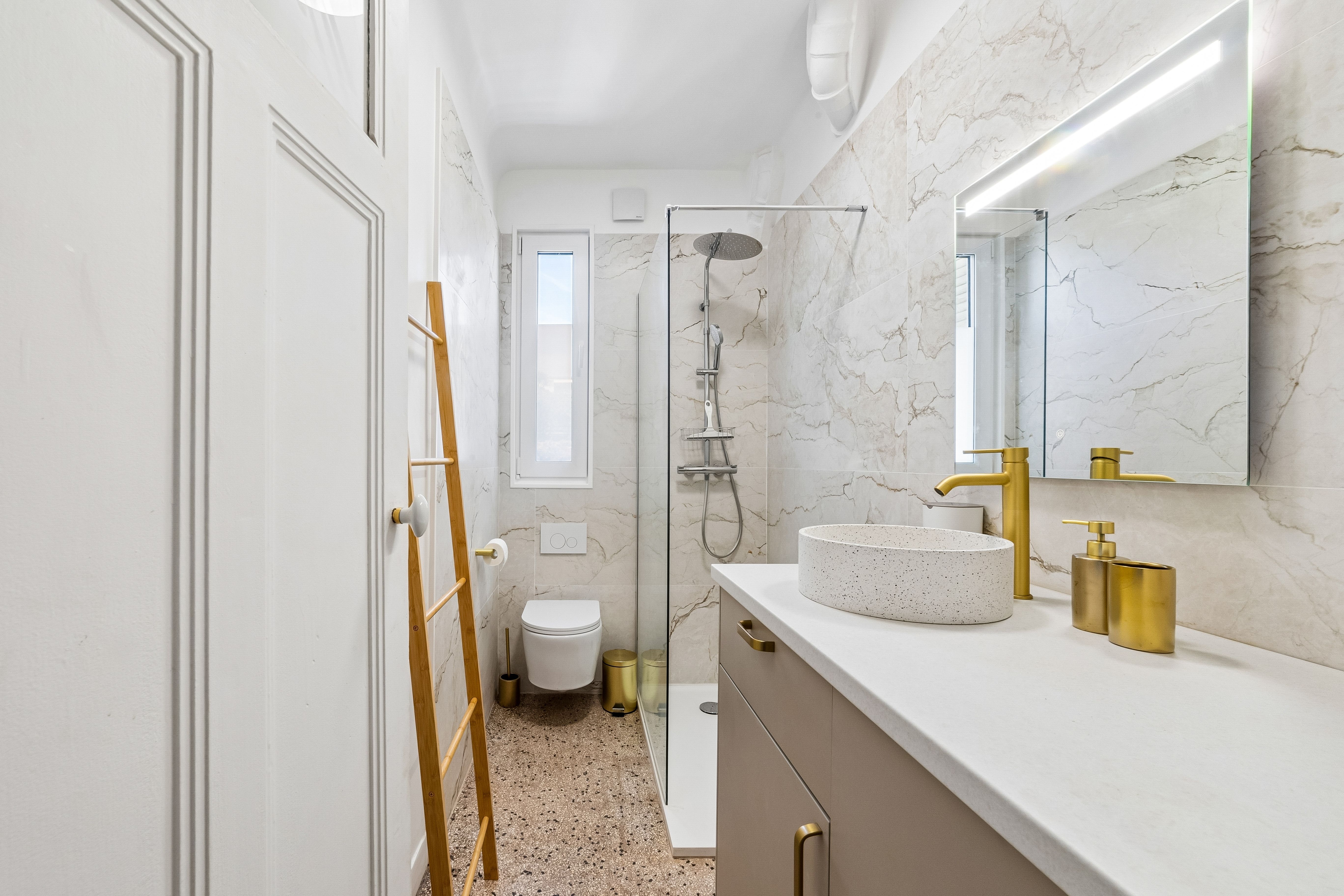 Elegant 1-Bedroom Apartment With Balcony On A High Floor, Newly Renovated In The Heart Of Auteuil Vi - 3