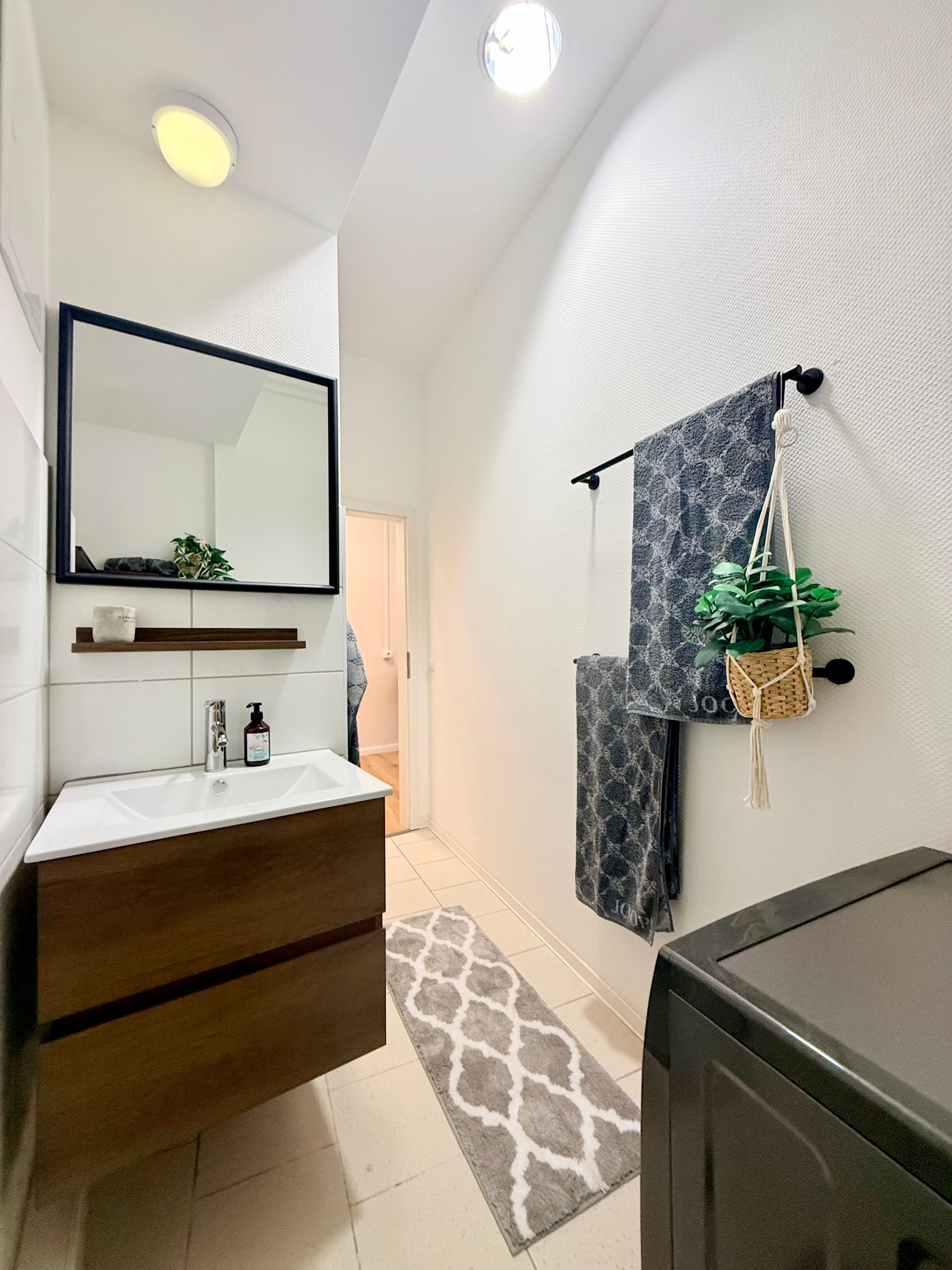 Elegantly Furnished Studio Apartment At Burgwall – Ideal For Commuters - 6
