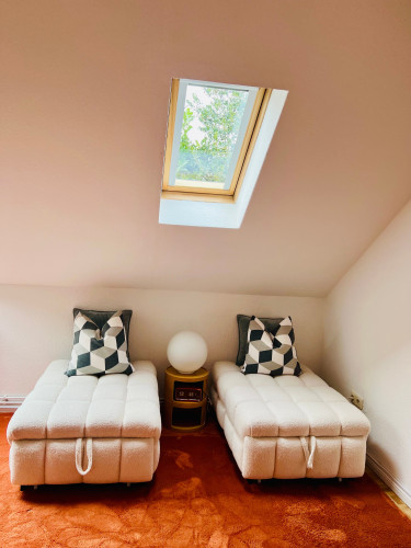 The attic apartment - bright and quiet
