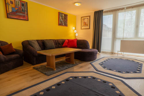 Bright and Spacious Apartment near Nuremberg City Center