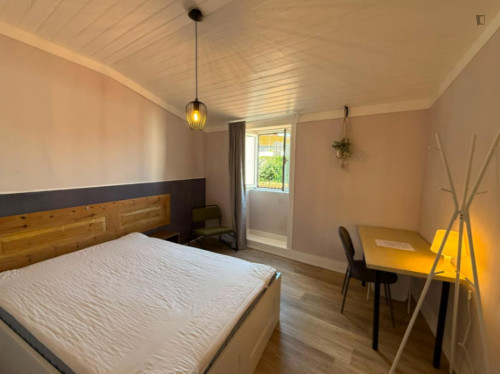 Welcoming Bedroom Near ISLA