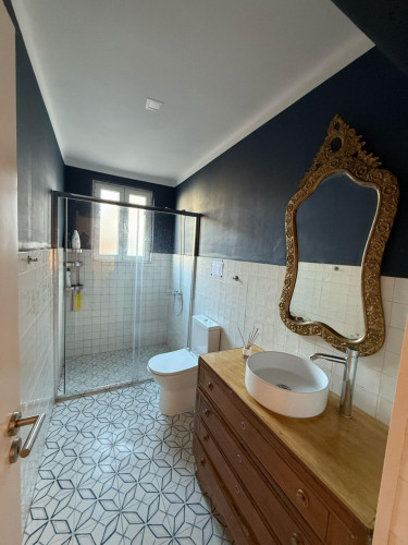 Welcoming Bedroom Near ISLA - Gallery - 11