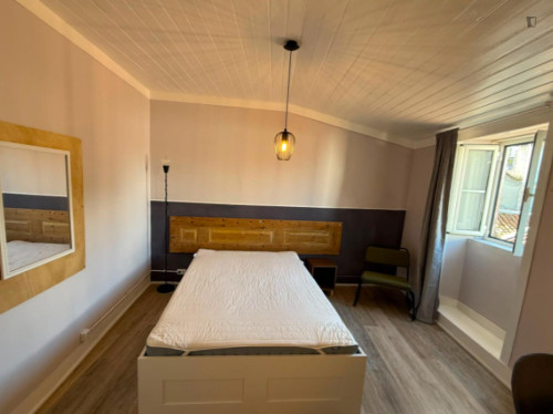 Welcoming Bedroom Near ISLA