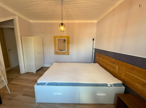 Welcoming Bedroom Near ISLA