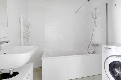 Interesting 2-bedroom apartment in Sankt Marx - Gallery - 12