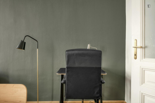 Dashing 2-bedroom apartment in Fasanviertel - Gallery - 9