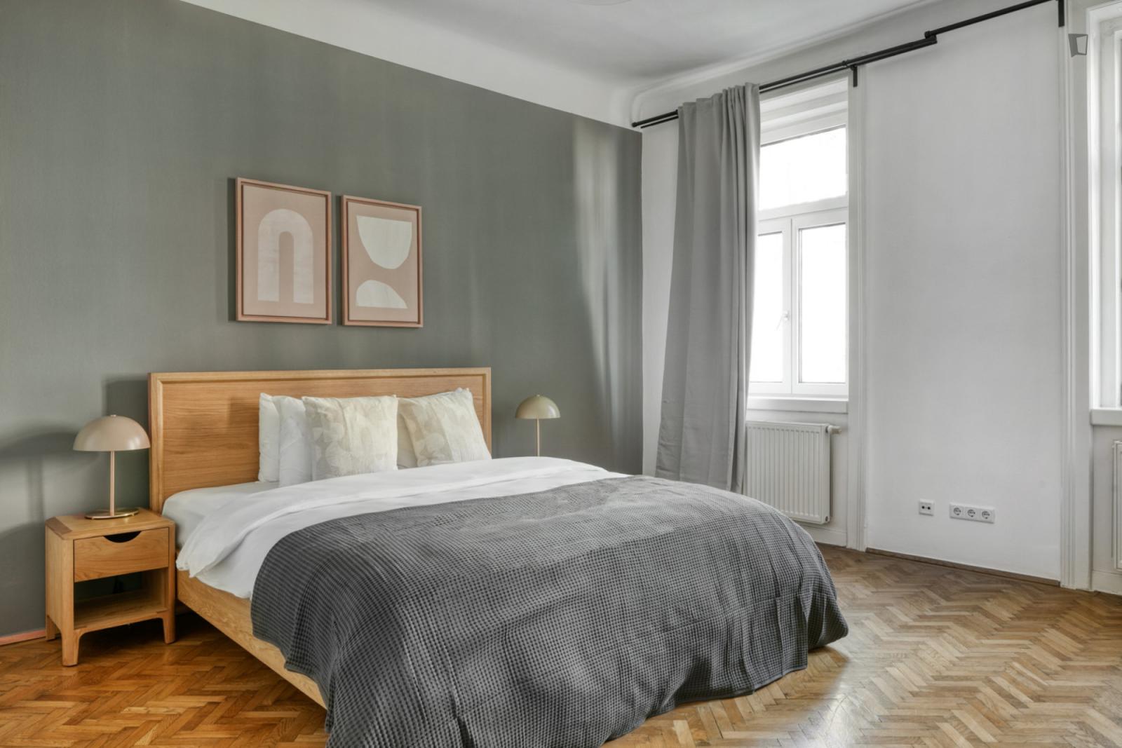 Dashing 2-Bedroom Apartment In Fasanviertel - 1