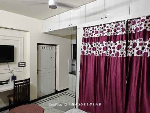 Premium Room w/Private Bath & Wi-Fi - Gallery - 6