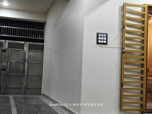Premium Room w/Private Bath & Wi-Fi