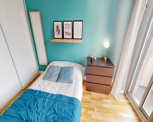 Inviting double bedroom in Beaugrenelle