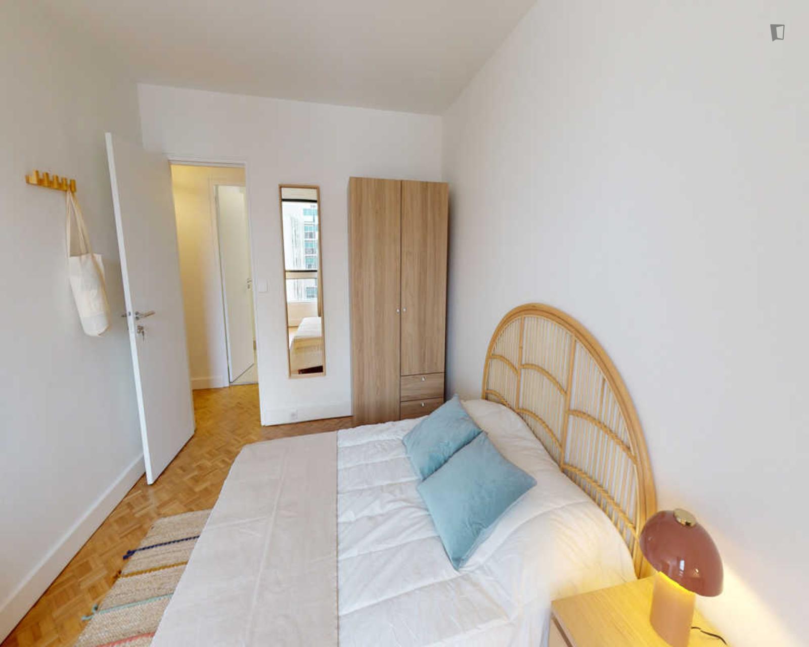 Appealing Double Bedroom In 15th Arrondissement - 1
