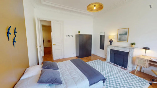 Elegant double bedroom in Plaine-Monceau - Gallery - 22