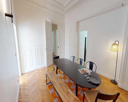 Elegant double bedroom in Plaine-Monceau - Gallery - 12