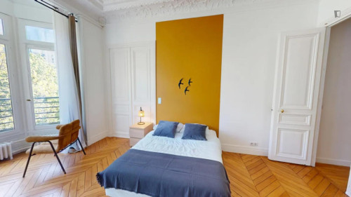 Elegant double bedroom in Plaine-Monceau - Gallery - 20
