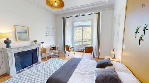 Elegant double bedroom in Plaine-Monceau - Gallery - 13