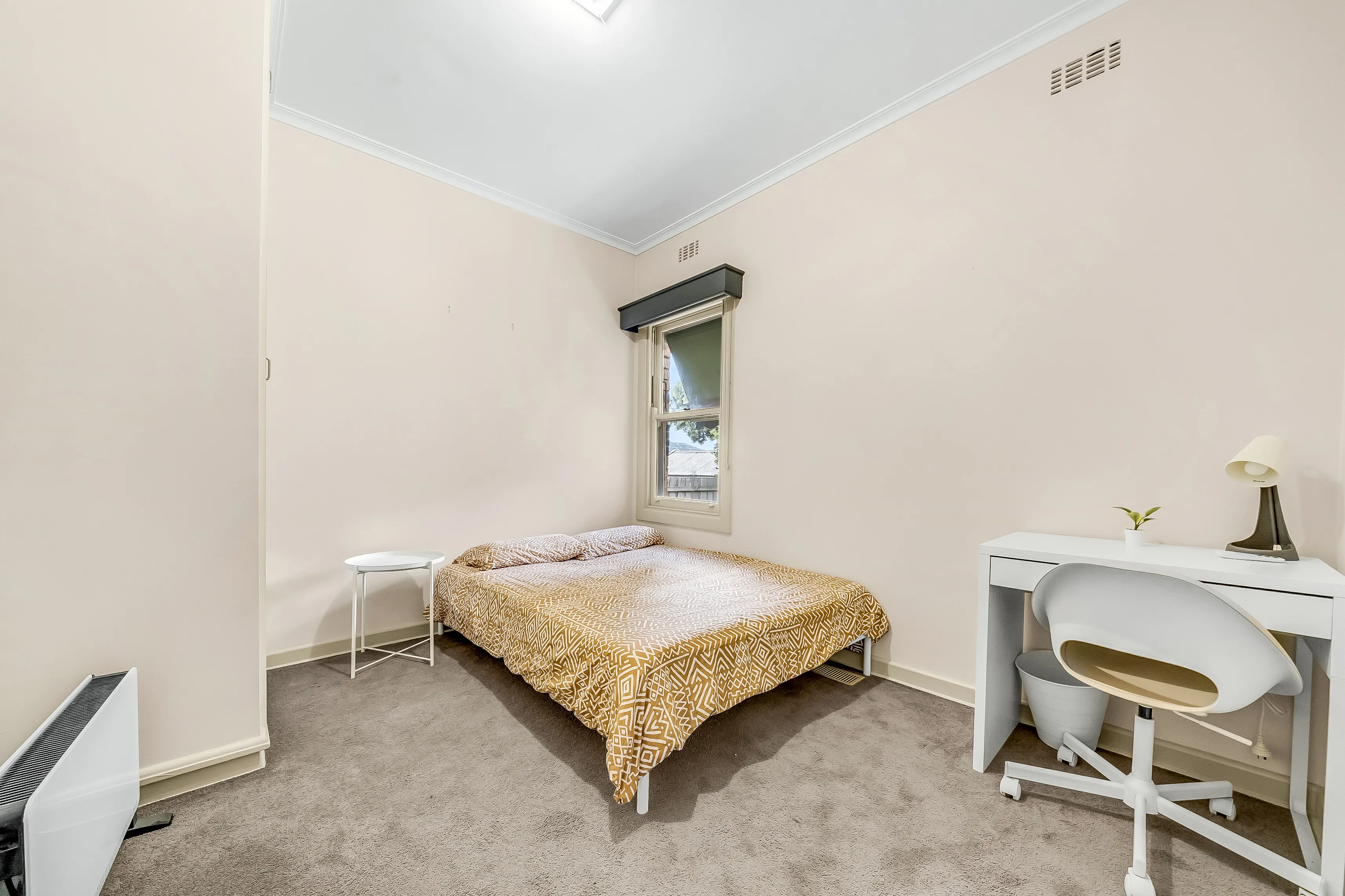 Room 4 - 2