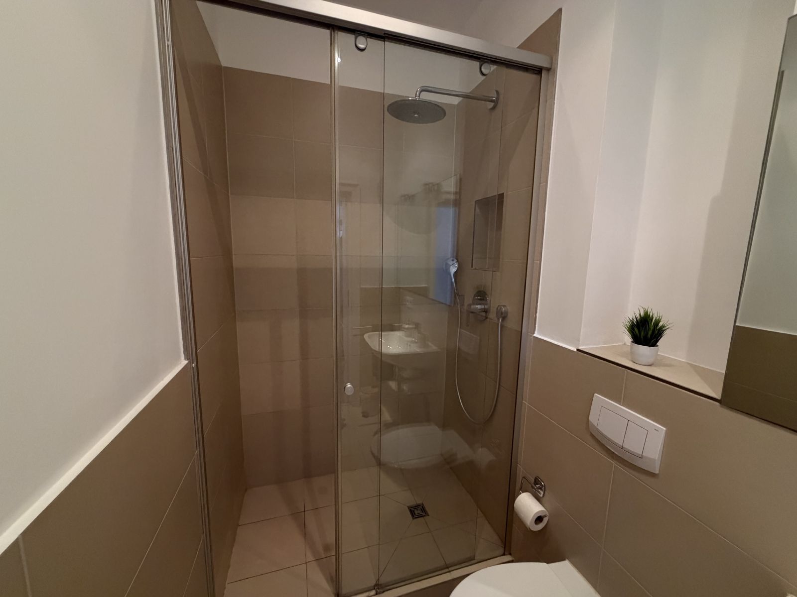 Modern Maisonette In Prime Location Of Wiesbaden - 2