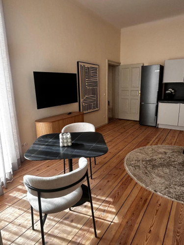 Contemporary Living at Villa Moritz – Elegant Historic Apartment with Balcony - Gallery - 18