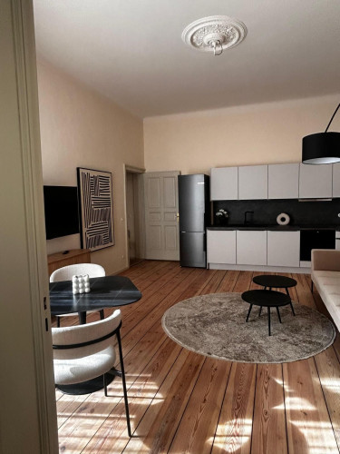 Contemporary Living at Villa Moritz – Elegant Historic Apartment with Balcony - Gallery - 19