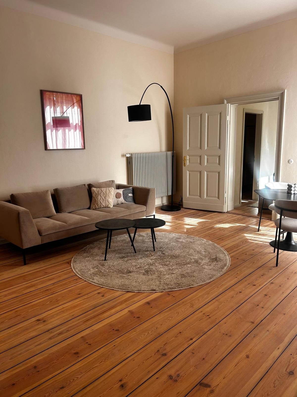Contemporary Living At Villa Moritz – Elegant Historic Apartment With Balcony - 21