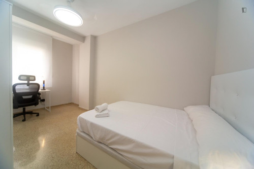 Homely single bedroom bedroom near Parque Federico García Lorca - Gallery - 12