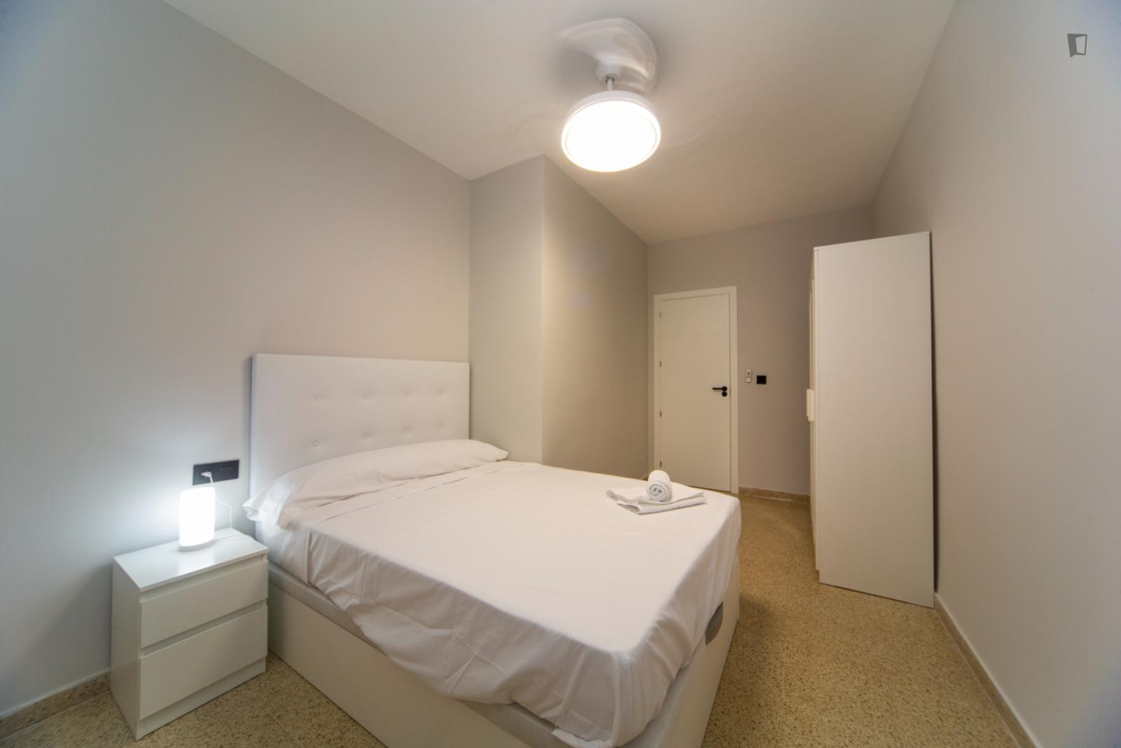 Double Bedroom In 4-Bedroom Apartment - 1