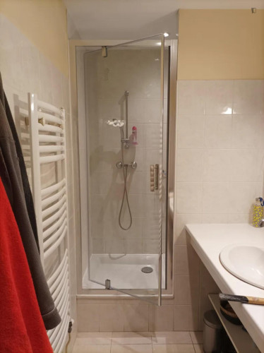 Neat double bedroom near Ampère - Victor Hugo station - Gallery - 8
