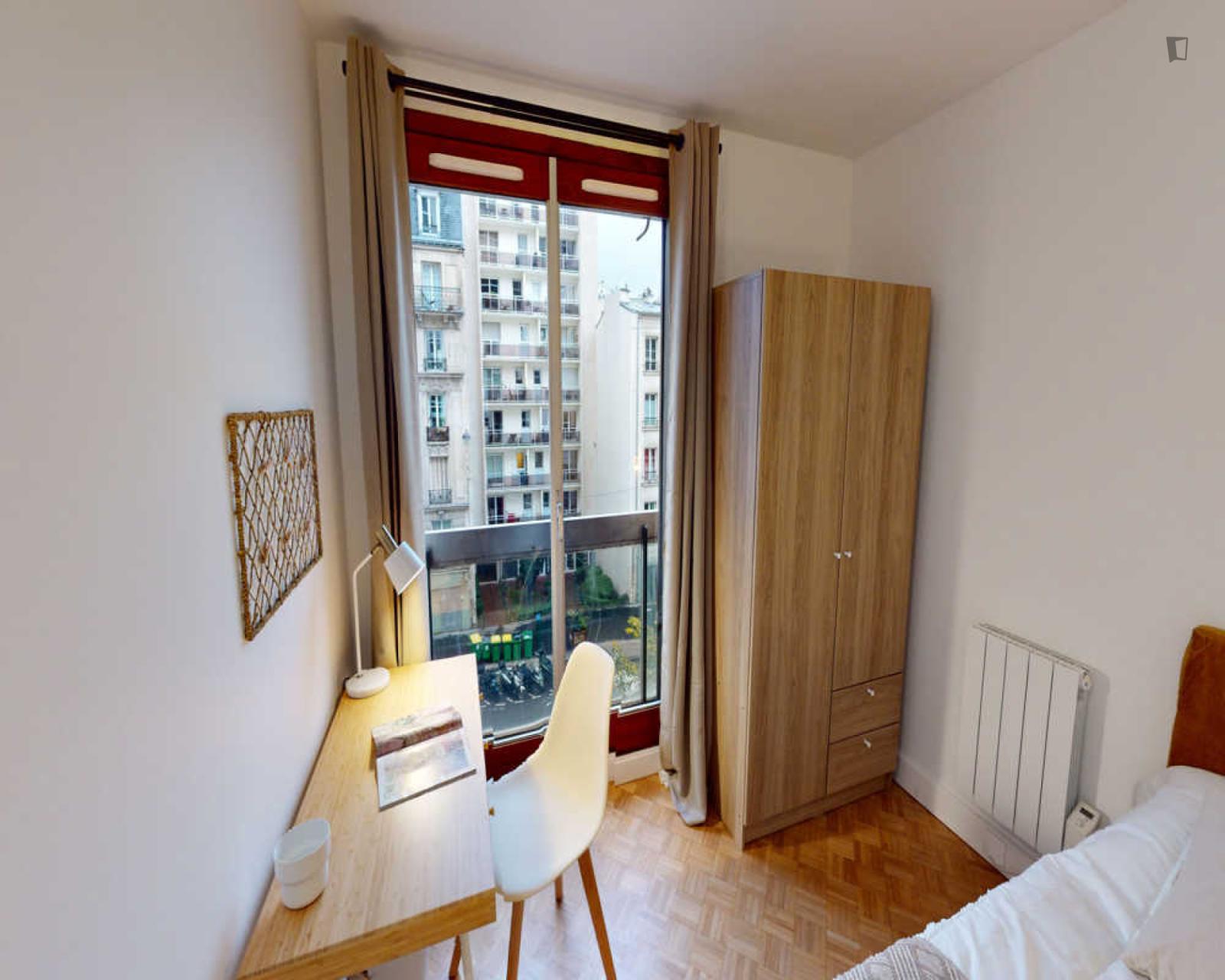 Inviting Double Bedroom In 15th Arrondissement - 1