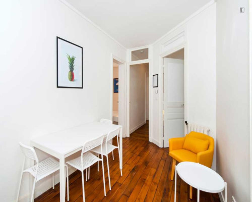 Welcoming double bedroom in Gare du Nord - Gallery - 7