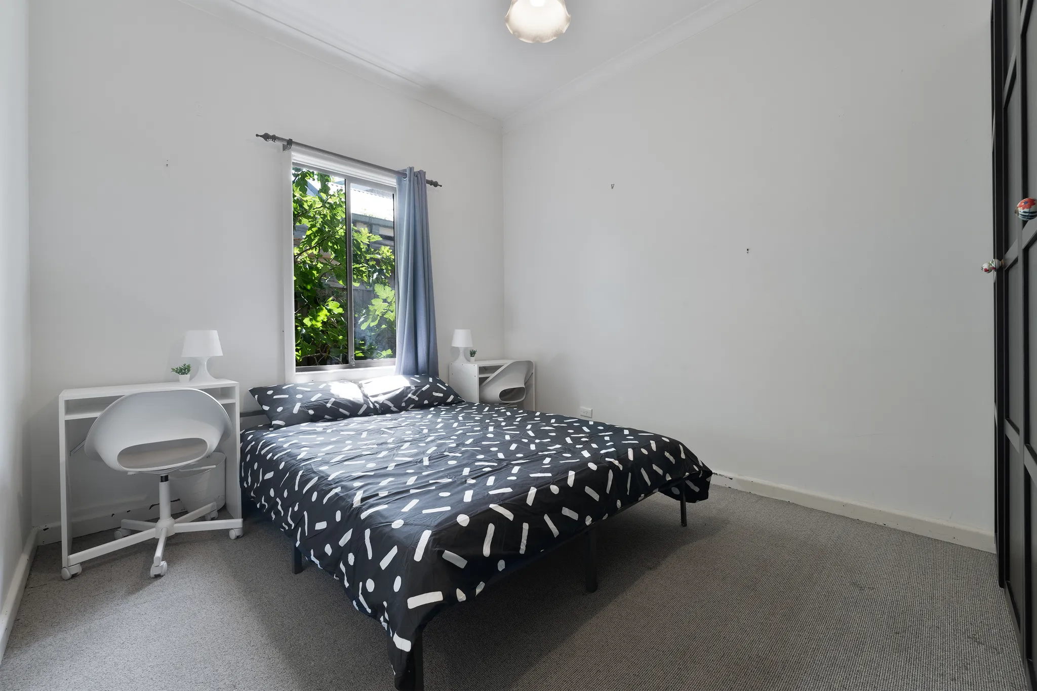 Mel023 Room 2 - 1
