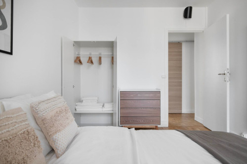 Stylish Passy Apartment with Stunning City Views - Gallery - 17