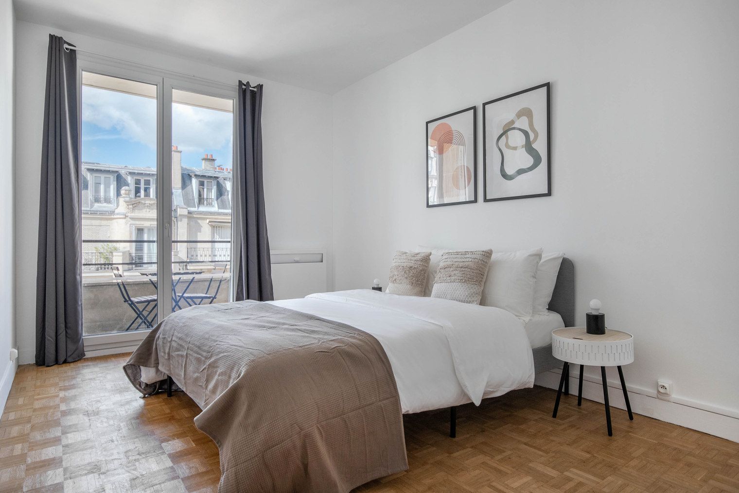 Stylish Passy Apartment With Stunning City Views - 15