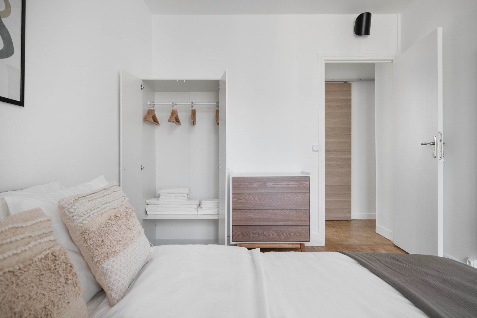 Stylish Passy Apartment With Stunning City Views - 16